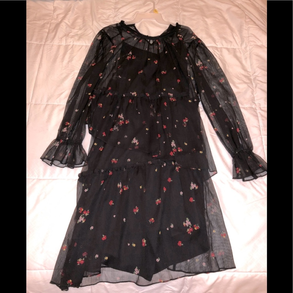 Long Sleeve Midi flowy dress!